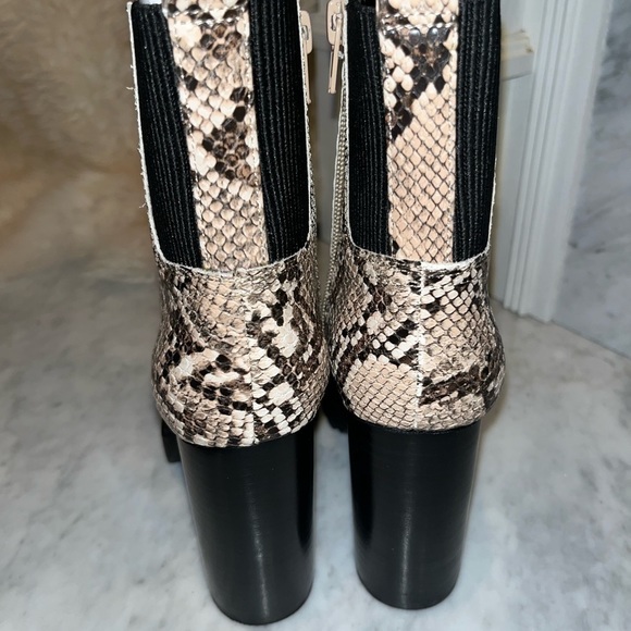 New! Steve Madden Latch Lace-Up Hiker Booties in Tan Snake Various sizes - Picture 5 of 9